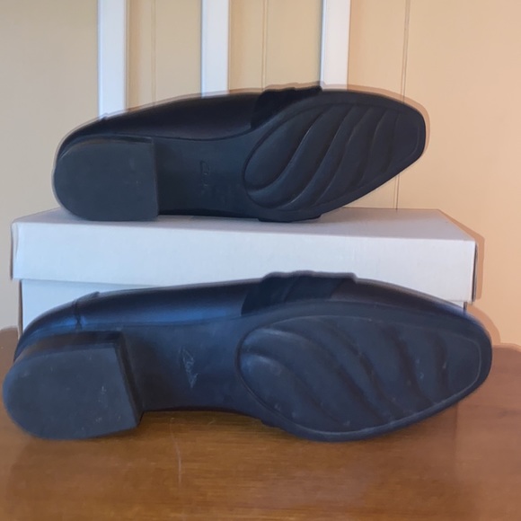 Clarks Flat Loafer - Picture 5 of 7